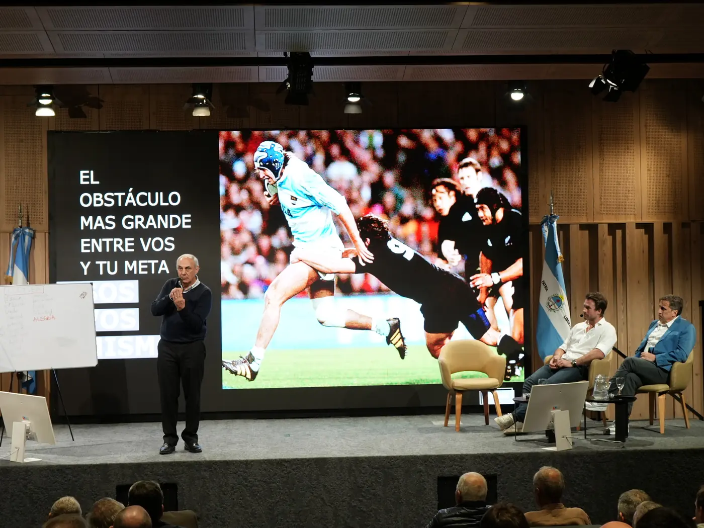 Marcelo Loffreda frente a la pantalla: «El obstáculo más grande entre vos y tu meta»